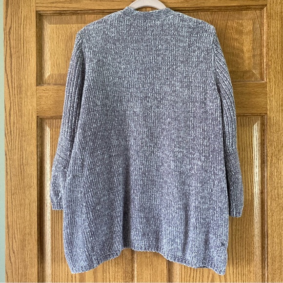 5/$15 Cato Velvety Soft, Silvery Gray Open Cardigan Sweater Medium - Picture 2 of 6